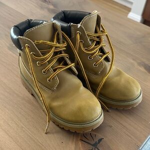 Boys waterproof construction Boots good for snow winter weather